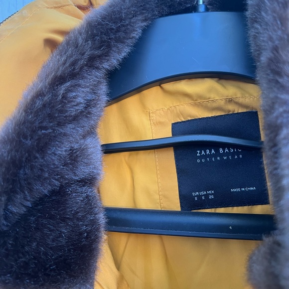Zara Yellow Puffer with Hidden Hood & Faux Fur Lining. Size Small - Picture 3 of 7